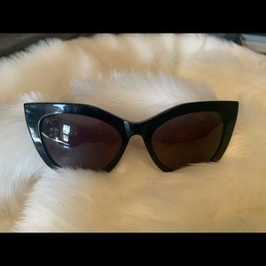 I love these they are the brand called DIFF, cateye style. Sexy